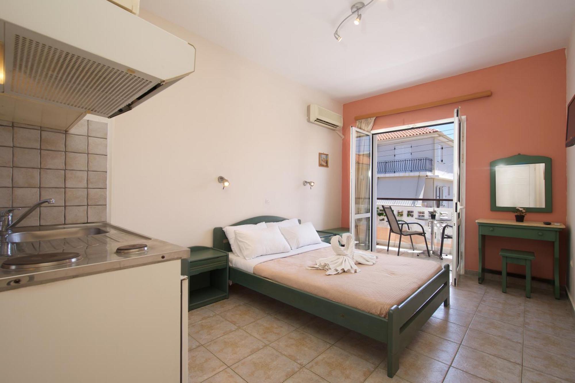 Theodora Studios & Apartments Skala  Exterior photo